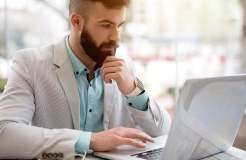 在 Google 表格中删除一行的快捷方式是什么？