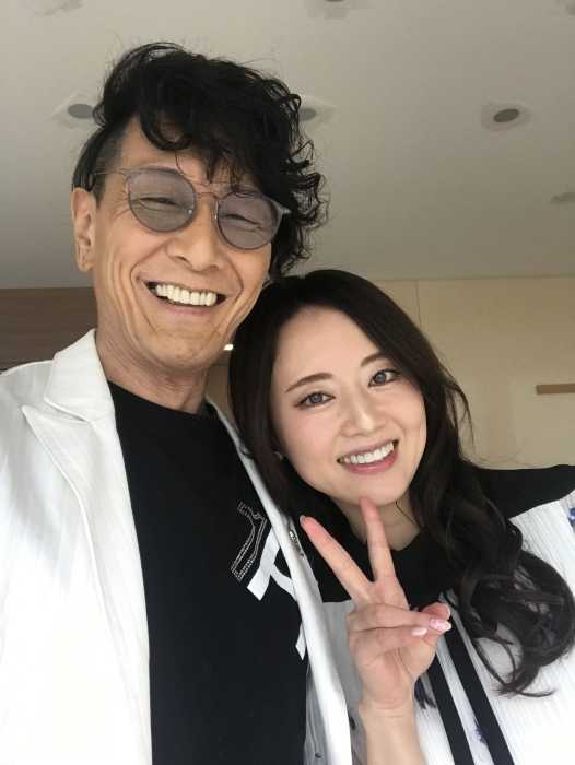 FzDnOuvaQAANntq (1).jpg